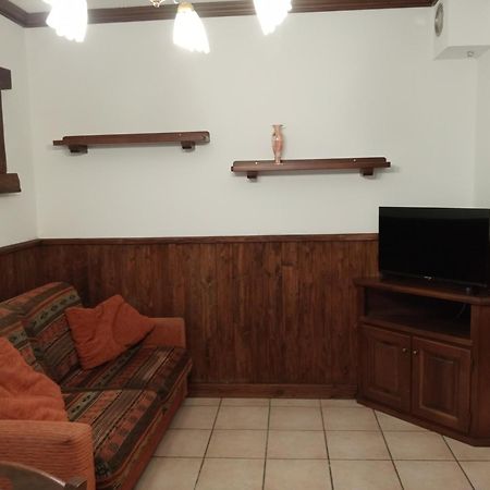 Mansarda Monte Bianco Apartment La Salle Bagian luar foto