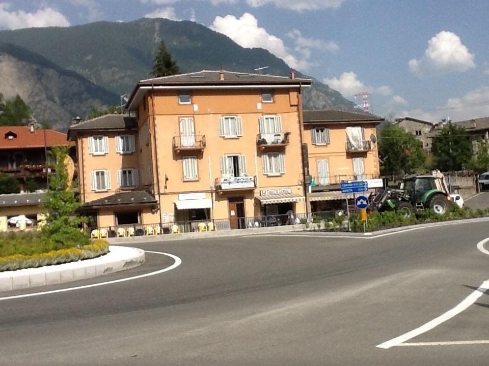 Mansarda Monte Bianco Apartment La Salle Ruang foto