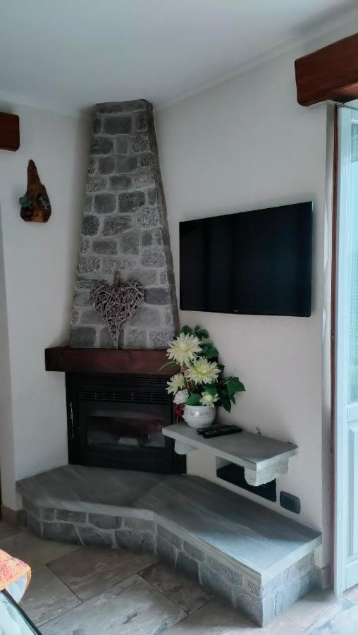 Mansarda Monte Bianco Apartment La Salle Bagian luar foto