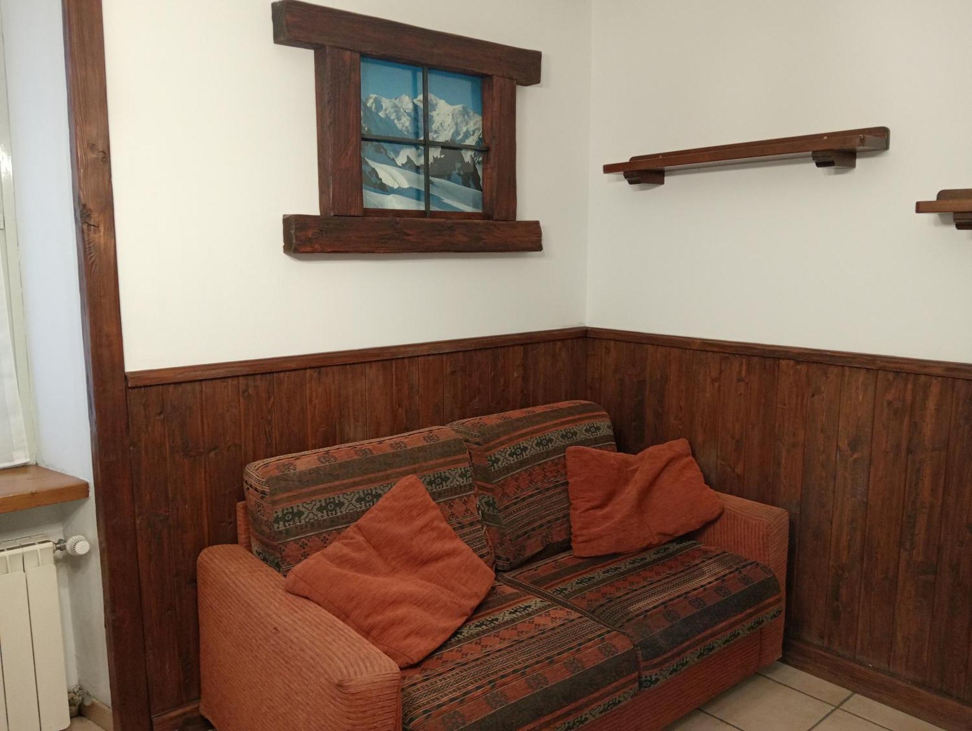 Mansarda Monte Bianco Apartment La Salle Ruang foto