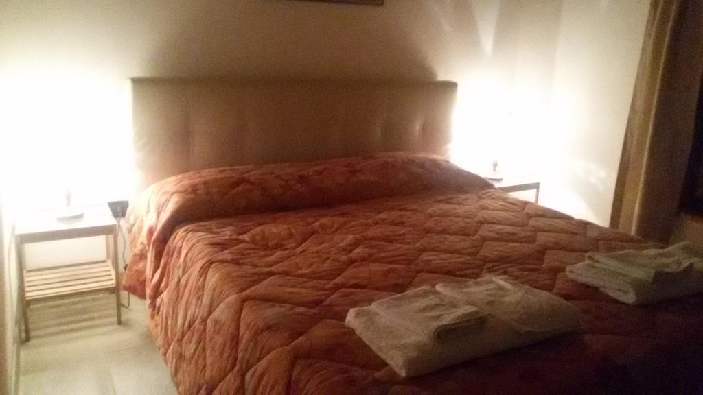 Mansarda Monte Bianco Apartment La Salle Bagian luar foto