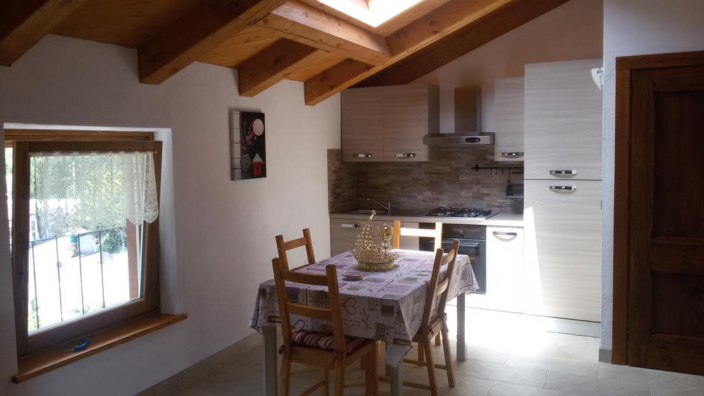 Mansarda Monte Bianco Apartment La Salle Bagian luar foto